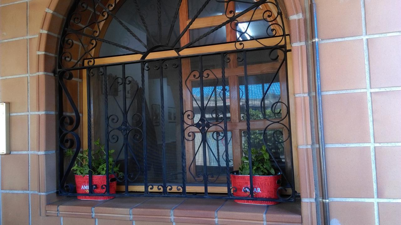 Hostal El Busto Teruel Luaran gambar